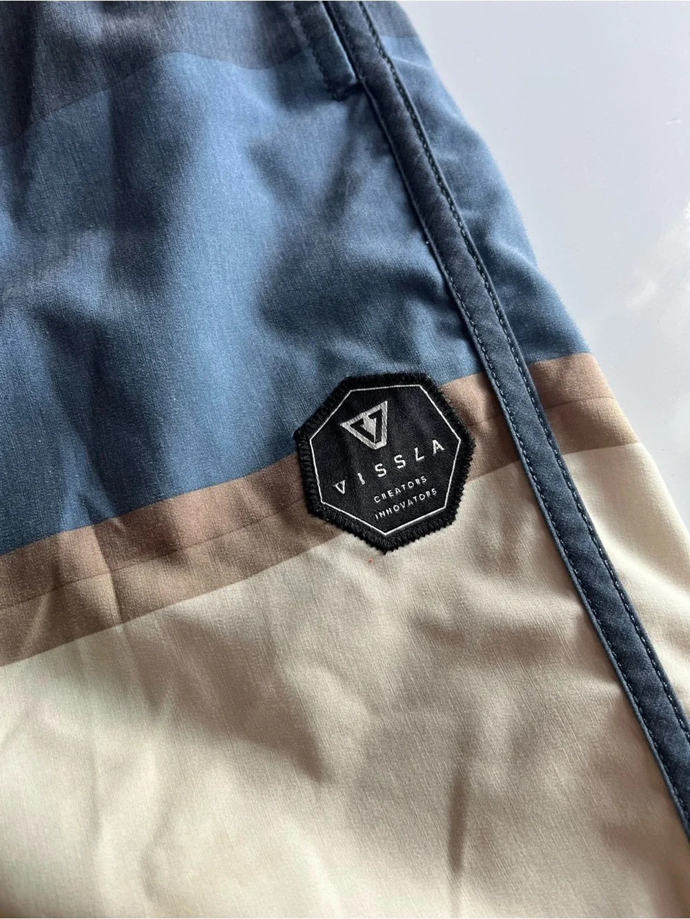 VISSLA boardshorts bold